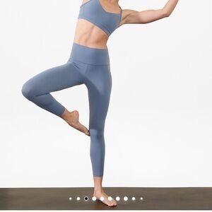 Athleta Salutation Stash High Rise 7/8 Leggings sz Small